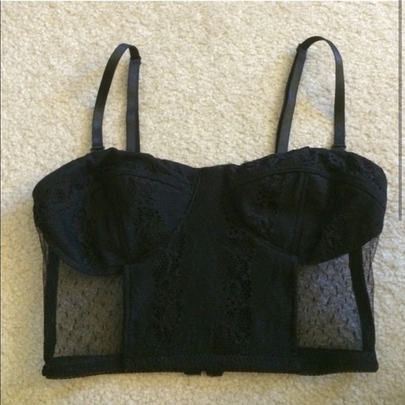 Brand new UO black lace bandeau top M - Picture 3 of 7